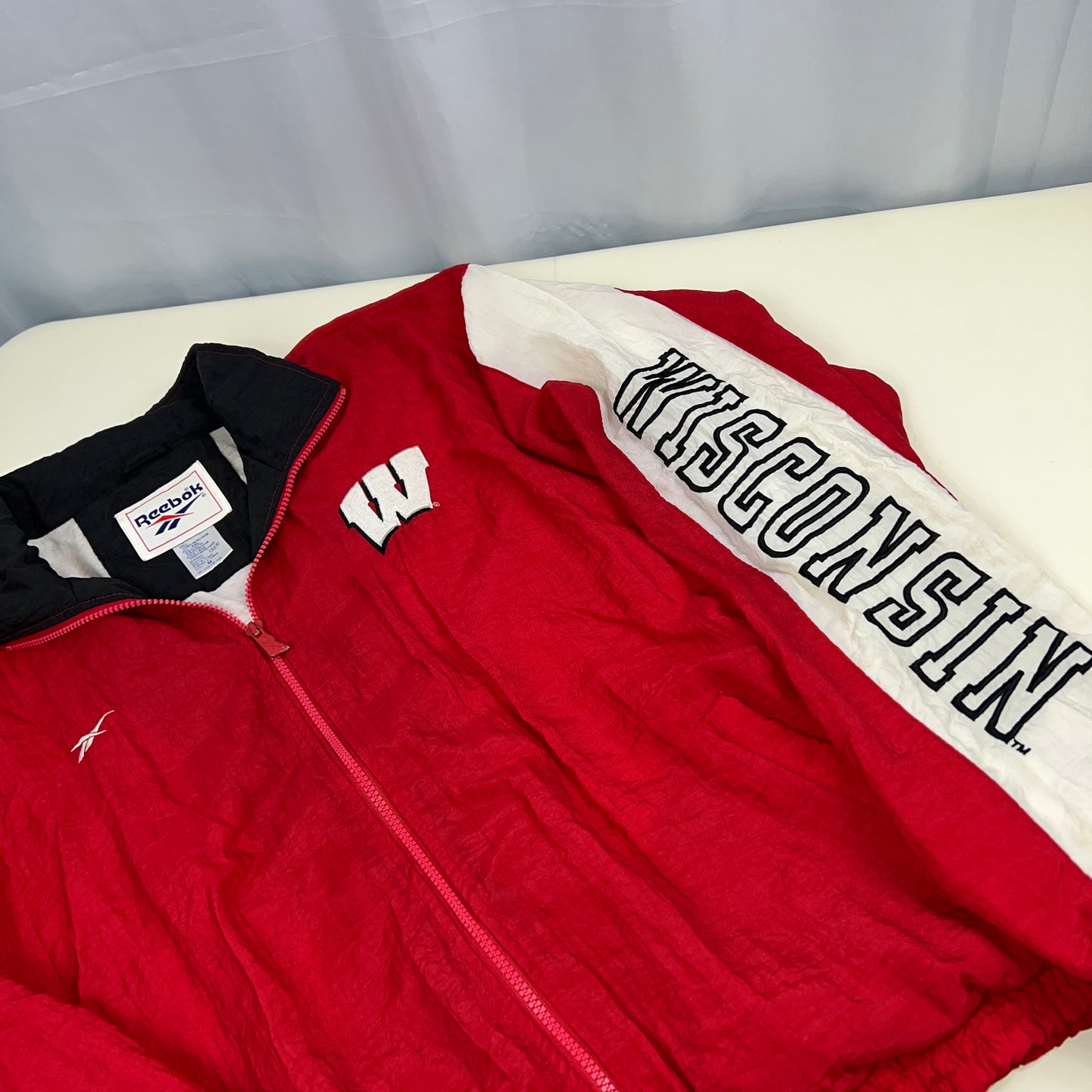 Vintage 90s Reebok Wisconsin Badgers Full Zip Windbreaker Men's Size Medium Red