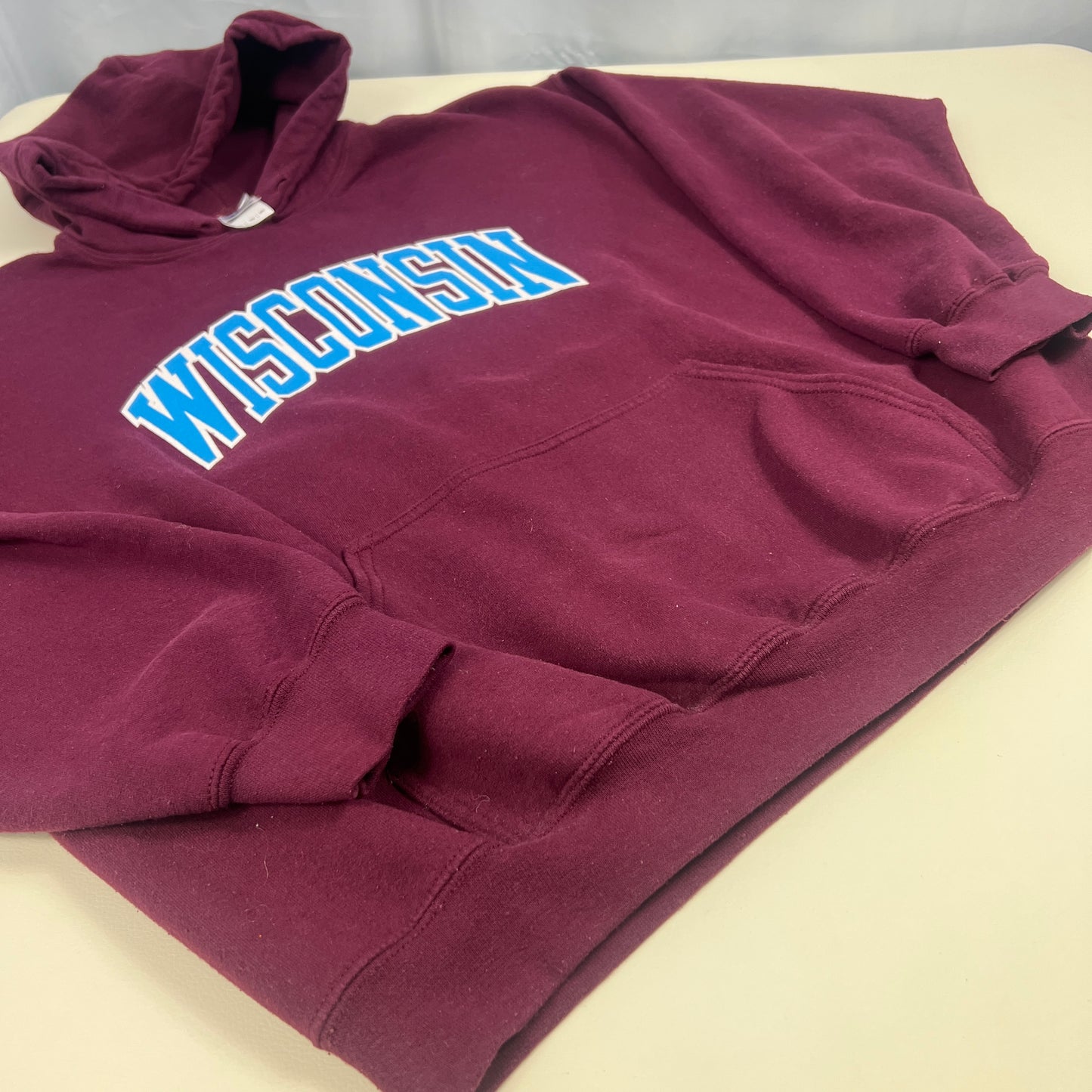 Retro Wisconsin Badgers Hoodie - XL - Gildan Alternate Colorway