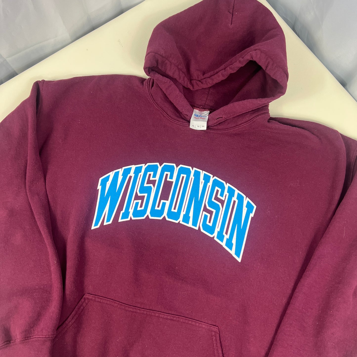 Retro Wisconsin Badgers Hoodie - XL - Gildan Alternate Colorway