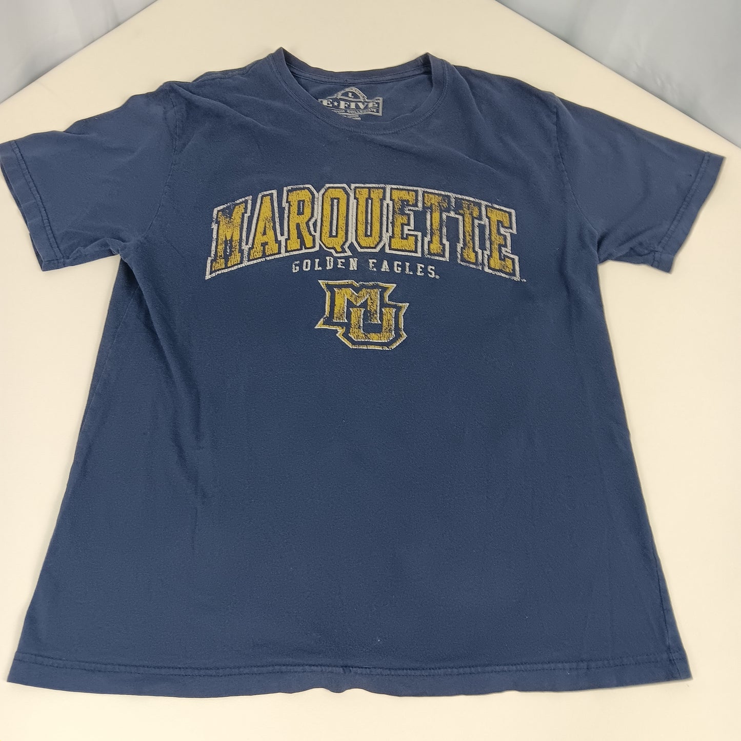 Marquette University Golden Eagles T-Shirt - Large