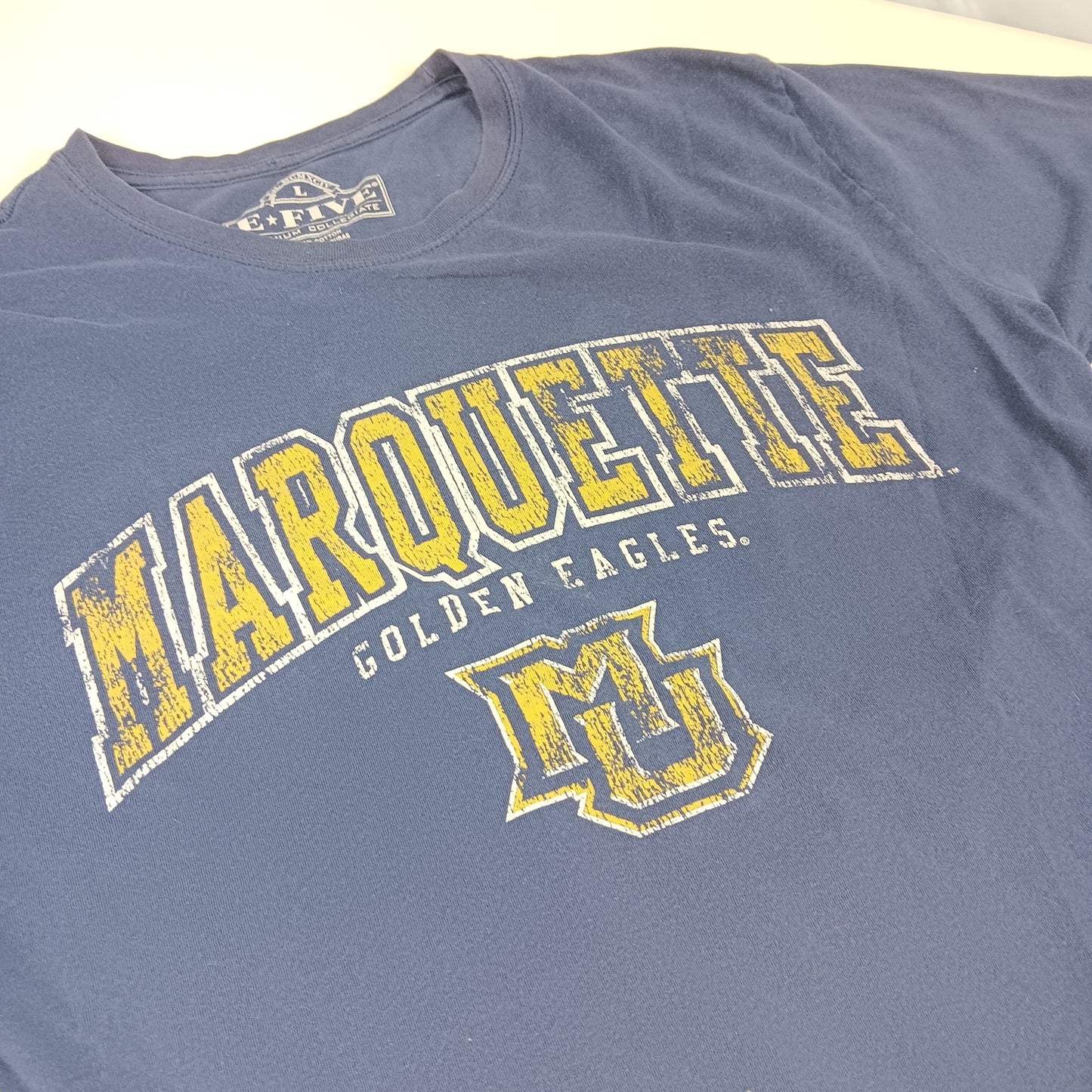 Marquette University Golden Eagles T-Shirt - Large