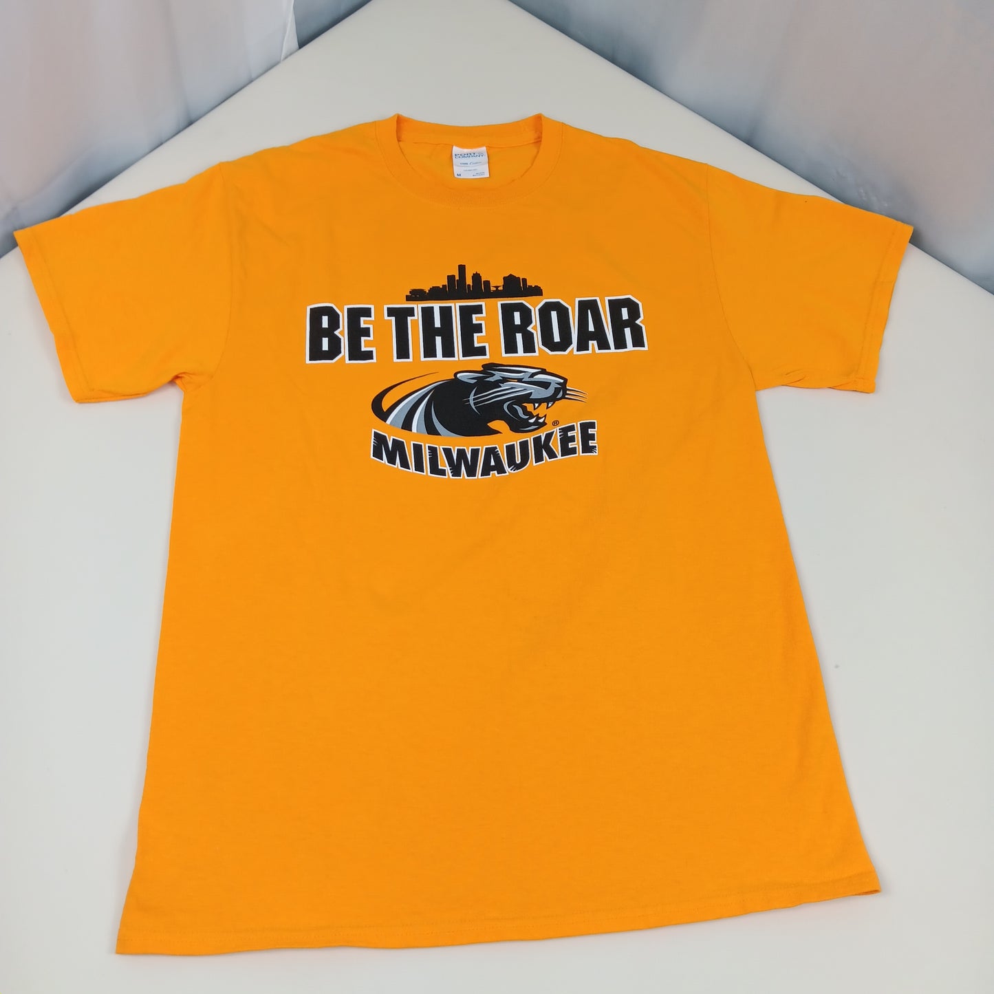 UW Milwaukee Panthers T-Shirt - Medium - Port & Co