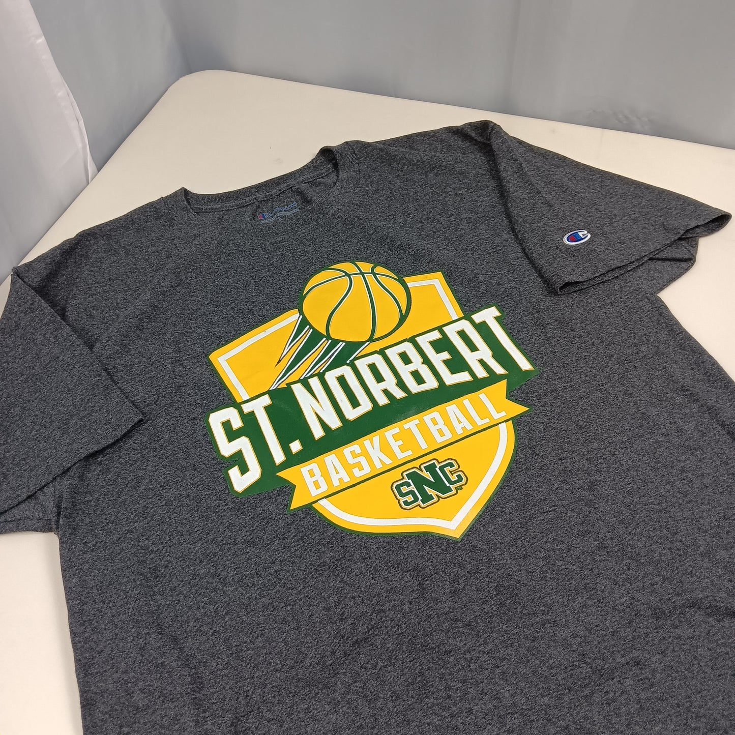 St Norbert College Basketball T-Shirt - Champion - Large