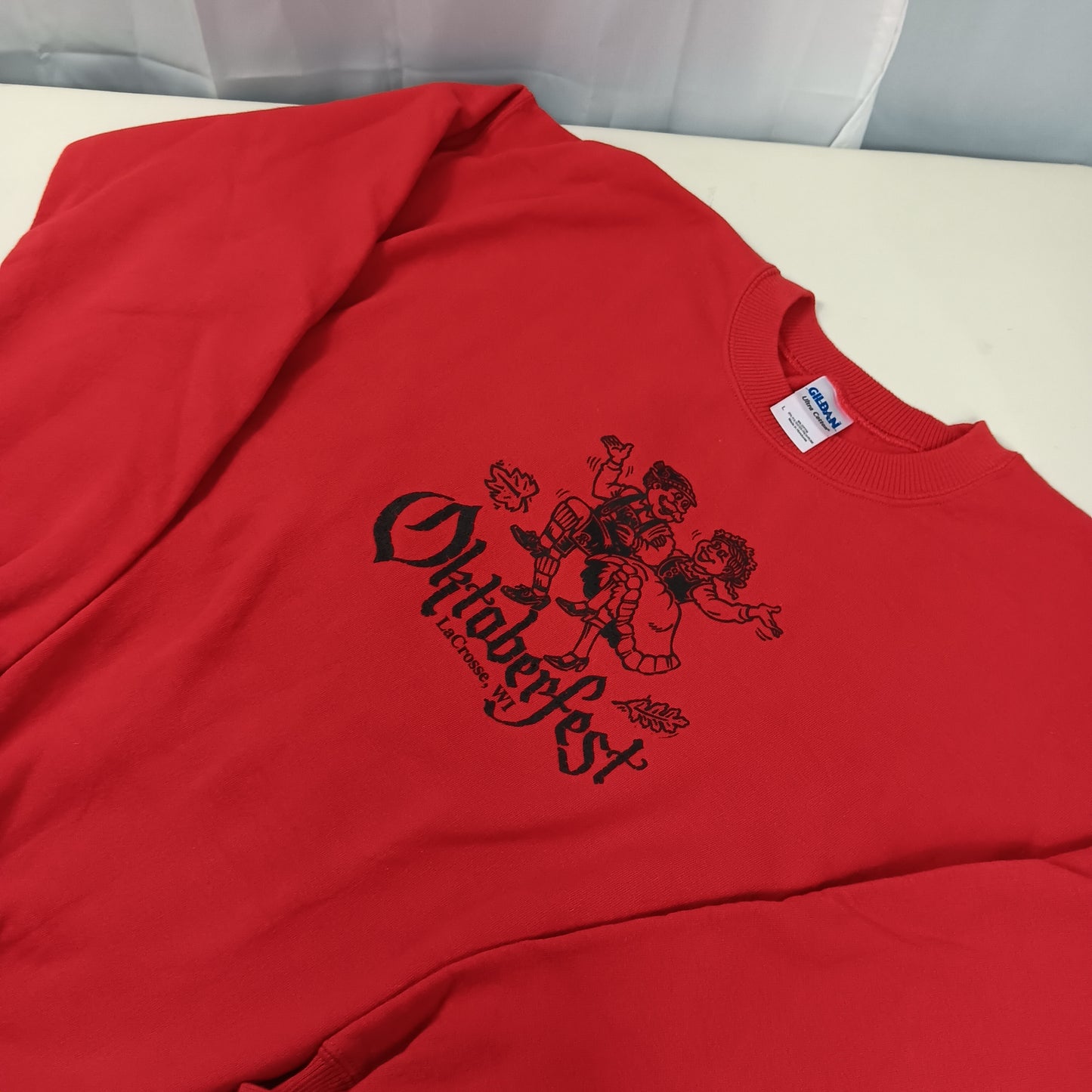 UW LaCrosse Retro Oktoberfest Sweatshirt - Large - Gildan