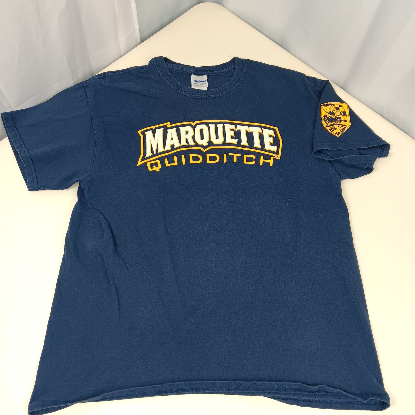 Marquette University Quidditch Team Shirt - Large - Gildan