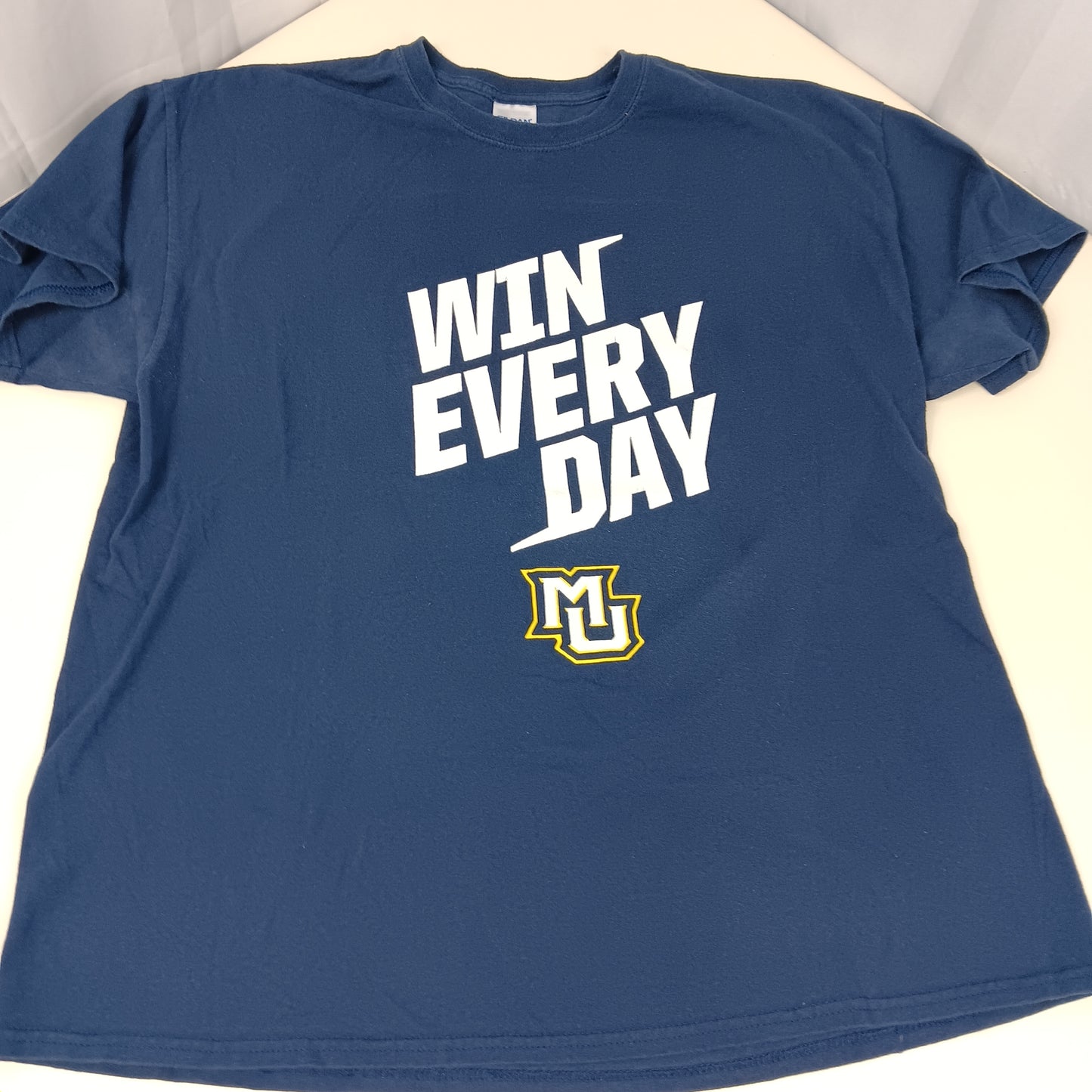 Marquette University "Win Every Day" Shirt - XL - Gildan