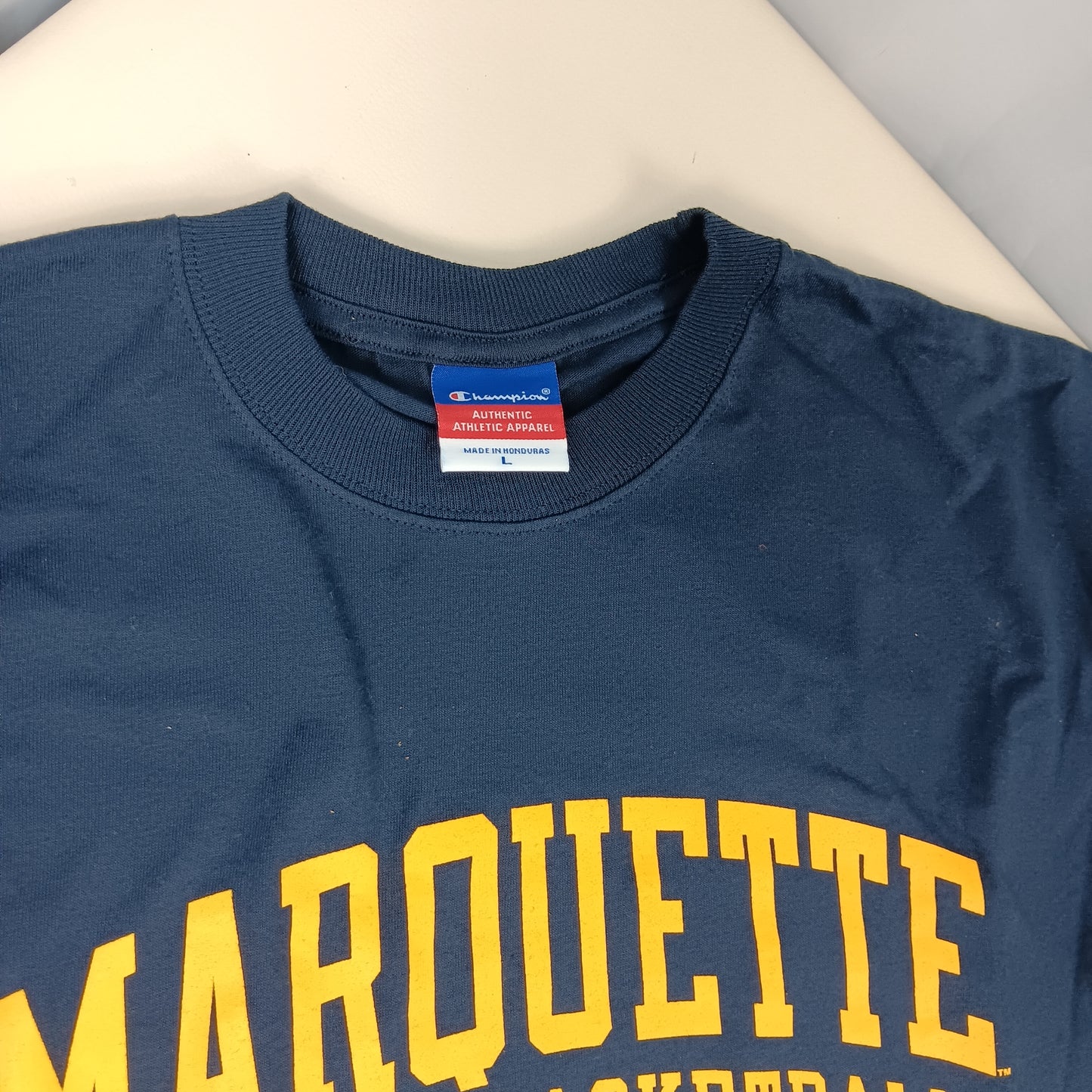 Marquette University Women's Basketball Shirt - Large - Champion