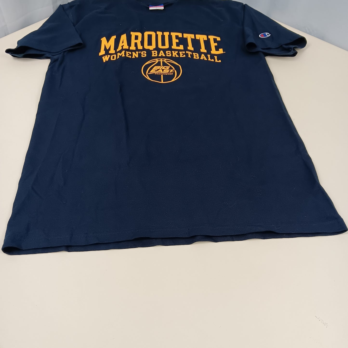 Marquette University Women's Basketball Shirt - Large - Champion