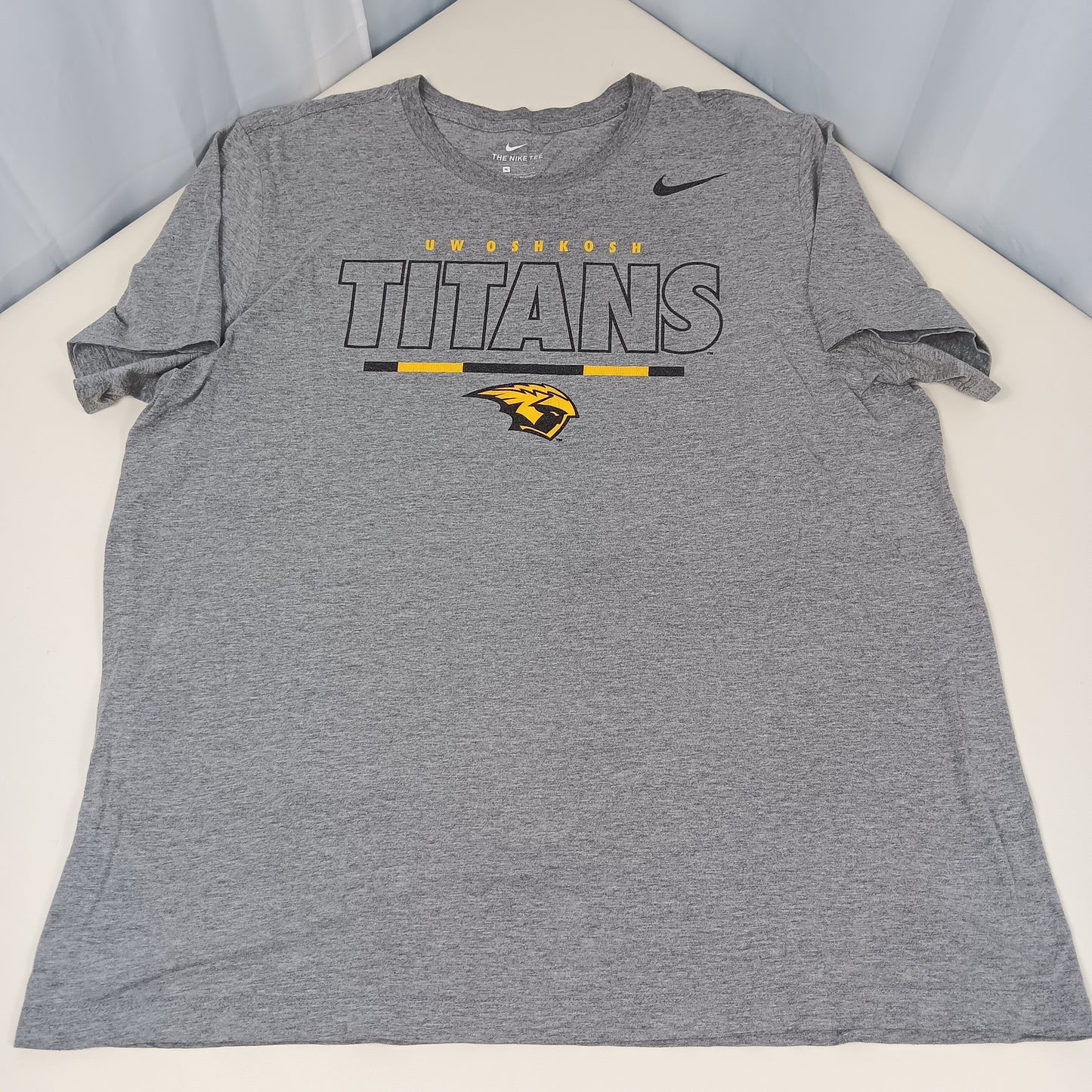 UW Oshkosh Titans Spellout Tee - XL - Nike