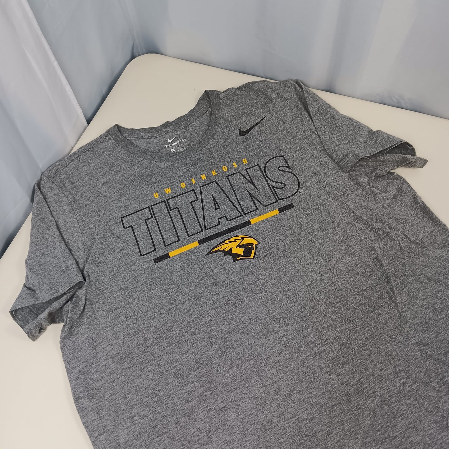 UW Oshkosh Titans Spellout Tee - XL - Nike