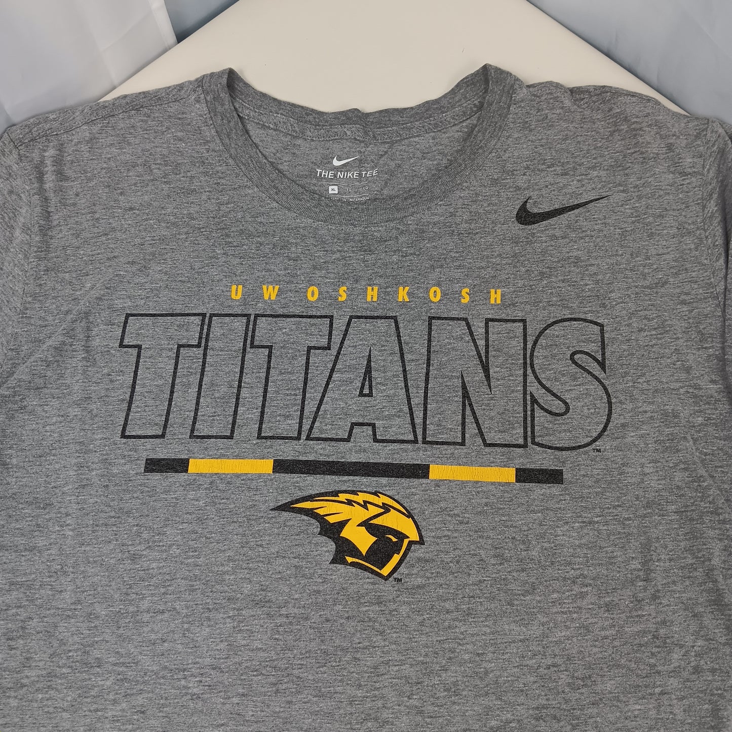 UW Oshkosh Titans Spellout Tee - XL - Nike