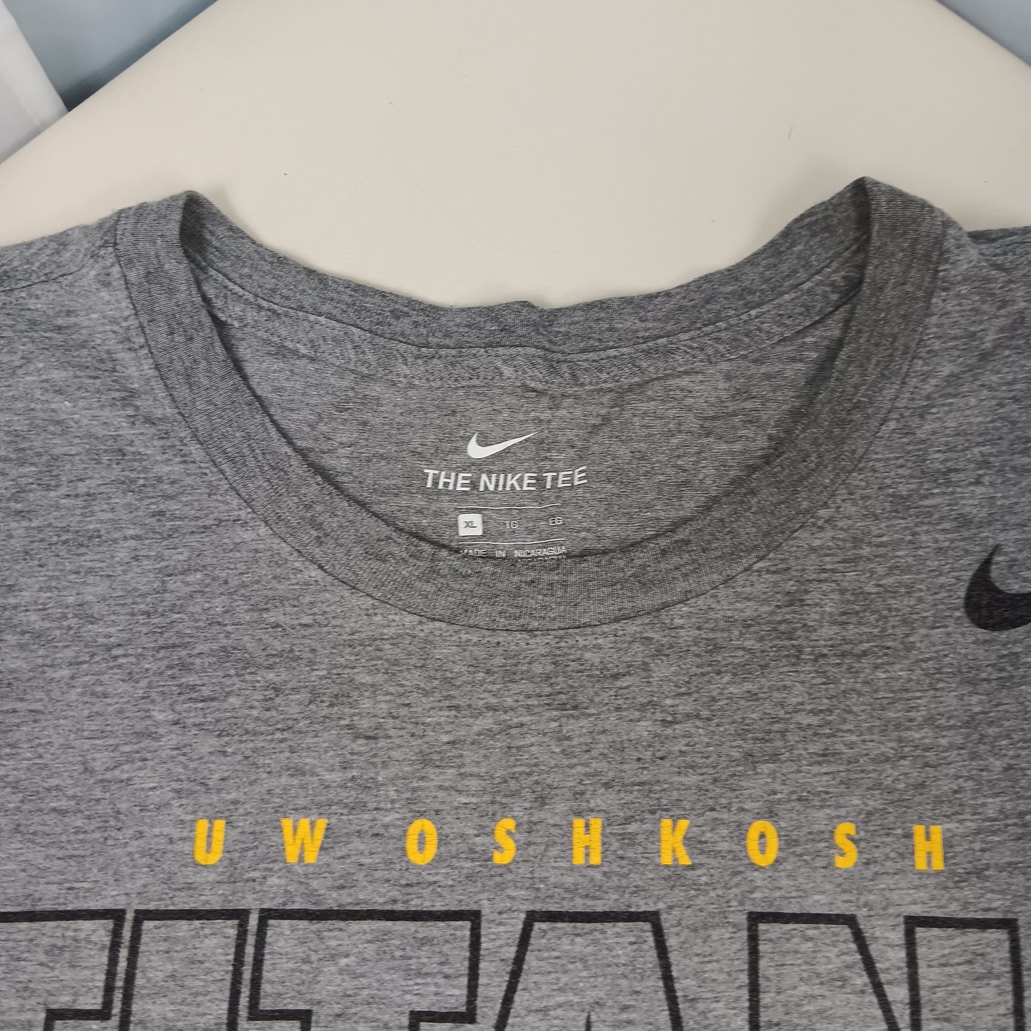 UW Oshkosh Titans Spellout Tee - XL - Nike