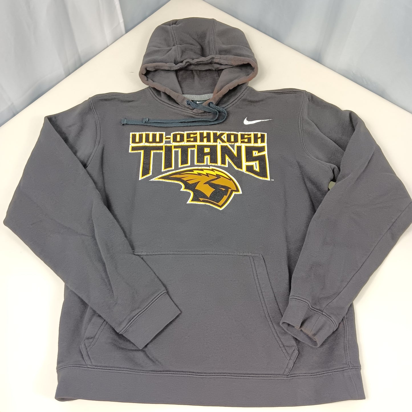 UW Oshkosh Logo Hoodie - Medium - Nike