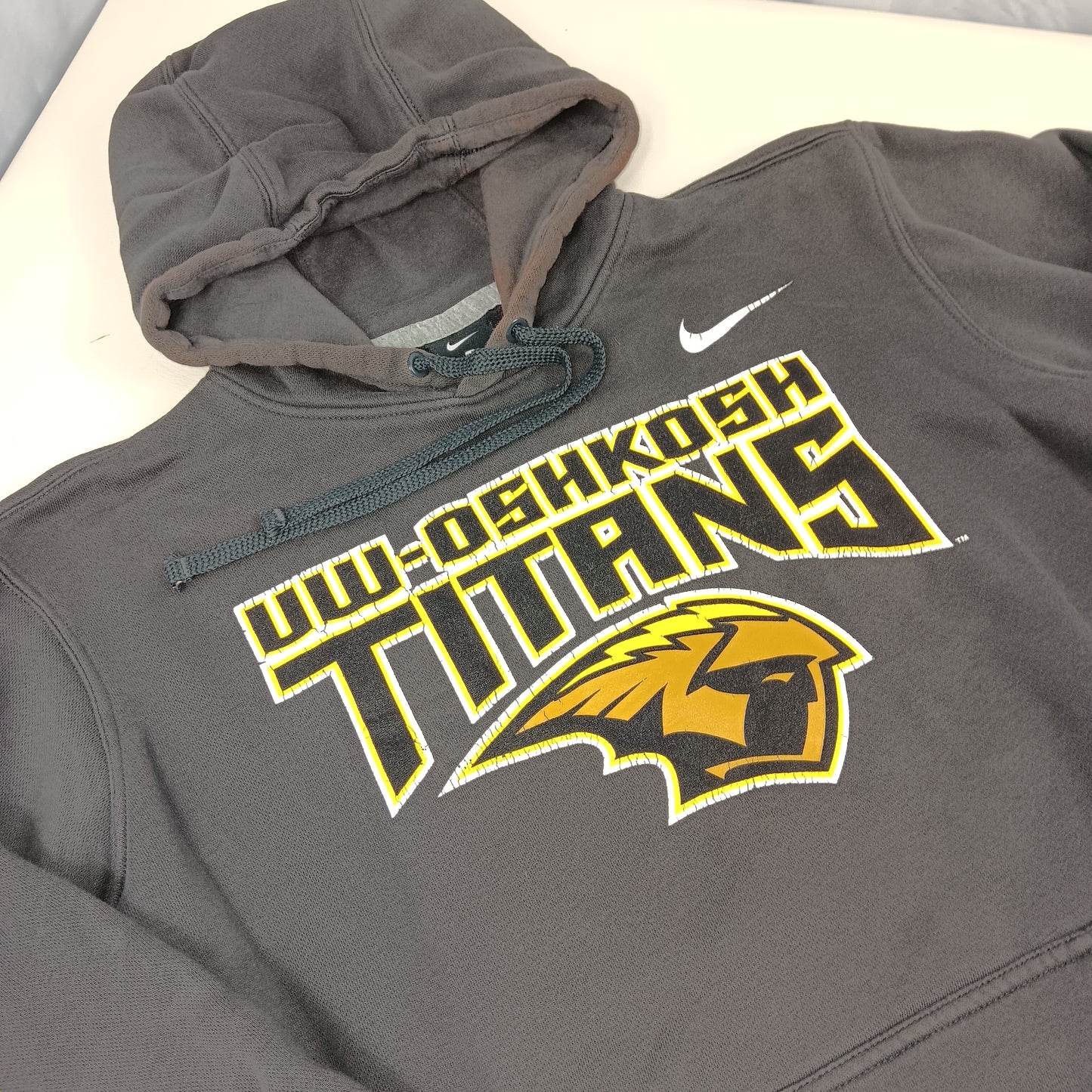 UW Oshkosh Logo Hoodie - Medium - Nike