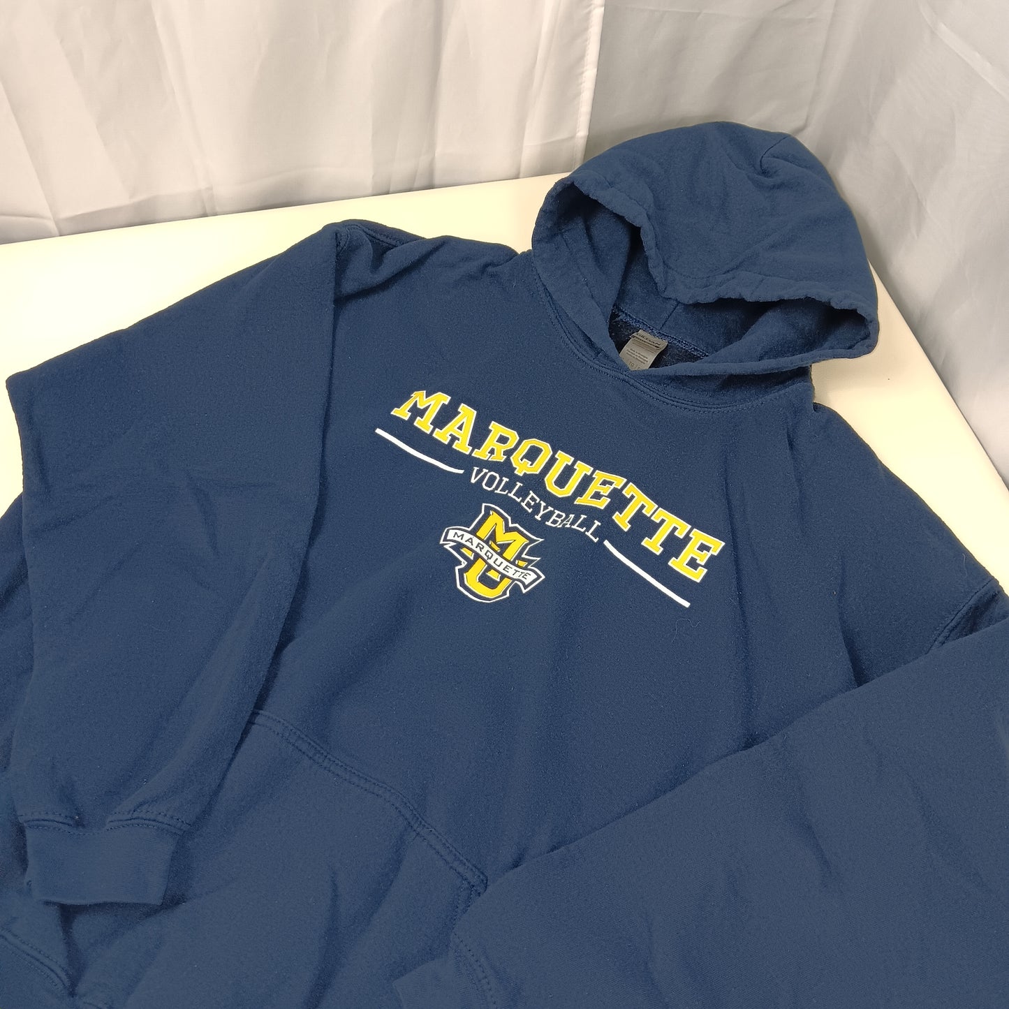 Marquette University Volleyball Hoodie - XL = Gildan