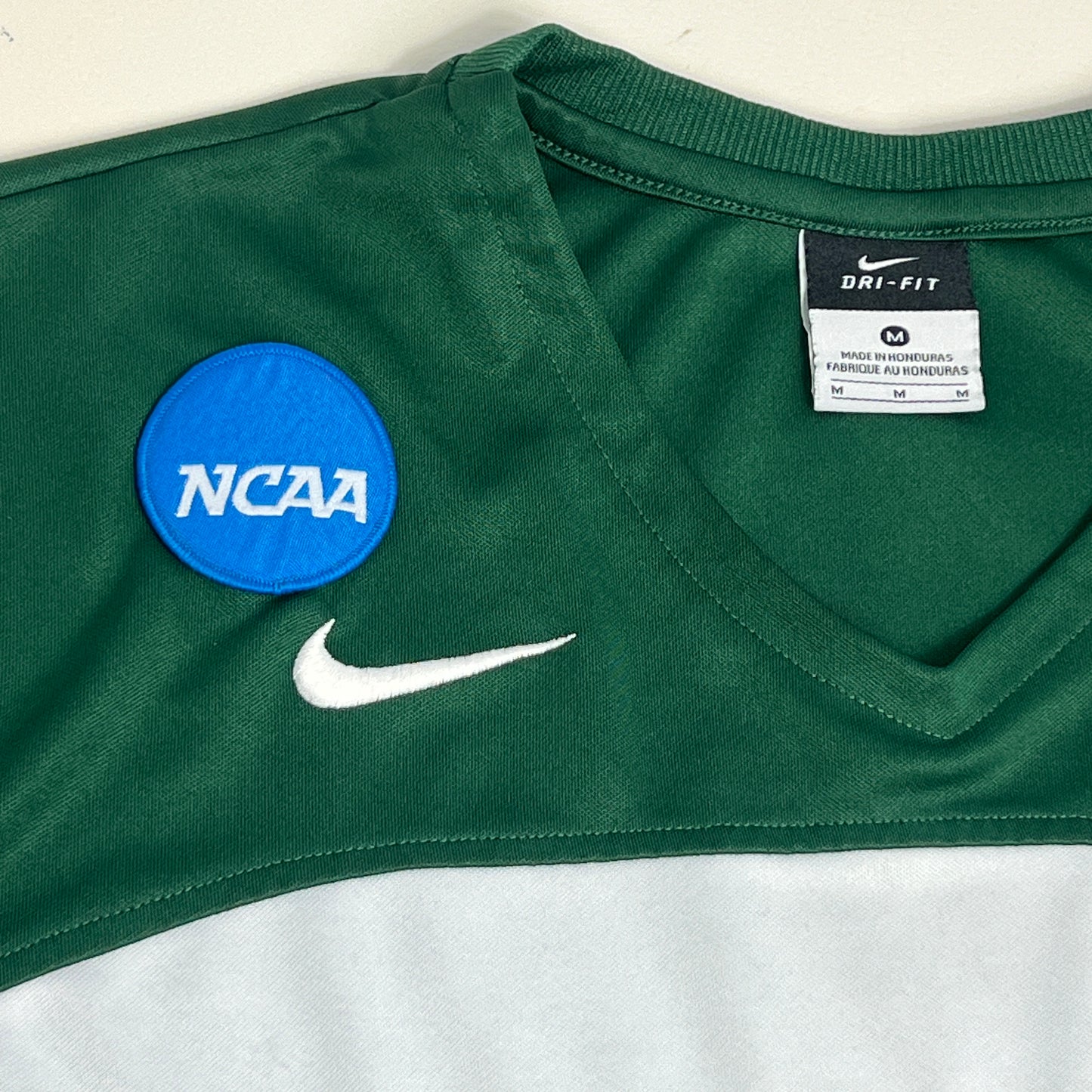 UW Green Bay Phoenix Basketball Nike Longsleeve Warm Up - Medium - Game Worn
