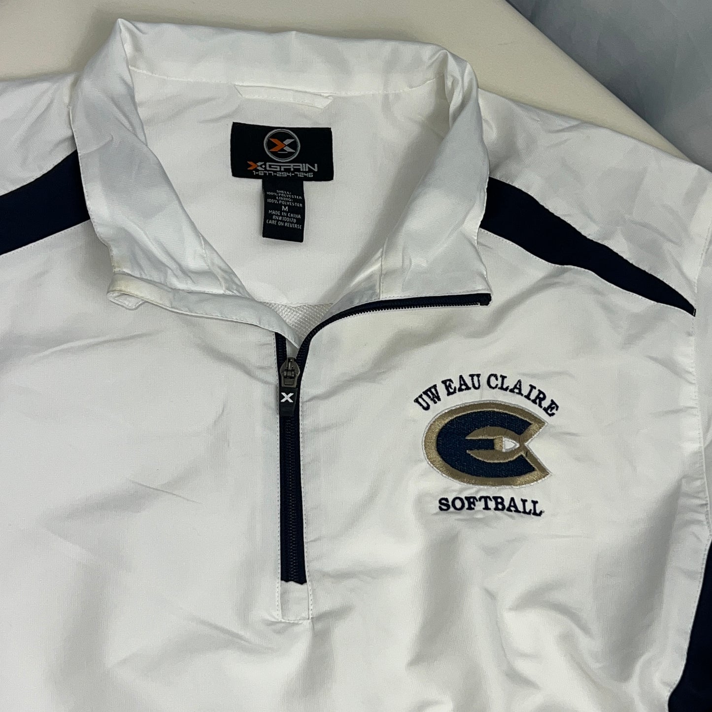 UW Eau Claire Blugolds Softball 1/4 Zip Windbreaker - Medium - X-Grain