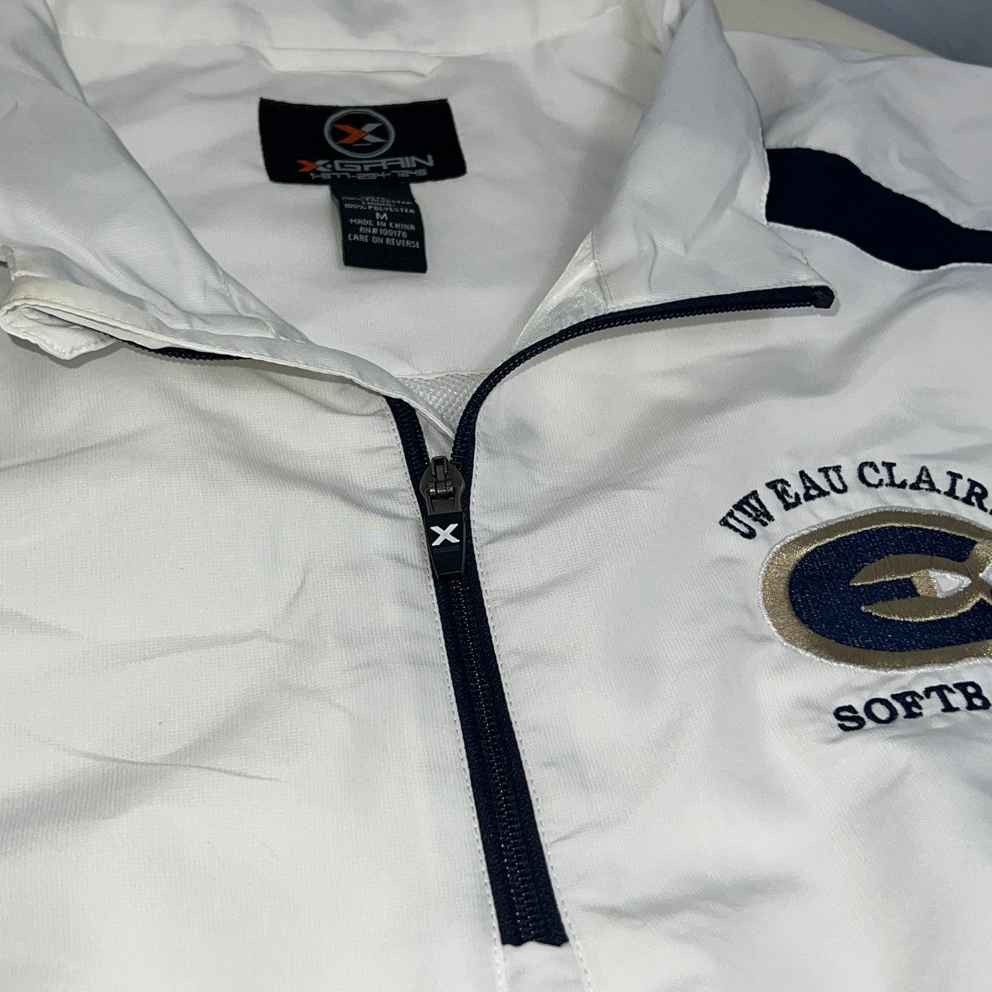 UW Eau Claire Blugolds Softball 1/4 Zip Windbreaker - Medium - X-Grain