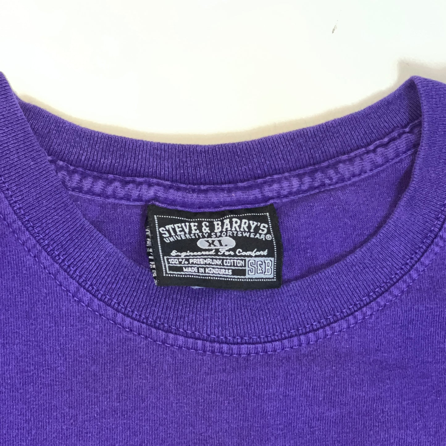 UW Stevens Point Pointers Vintage T-Shirt - X-Large - Steve & Barry's