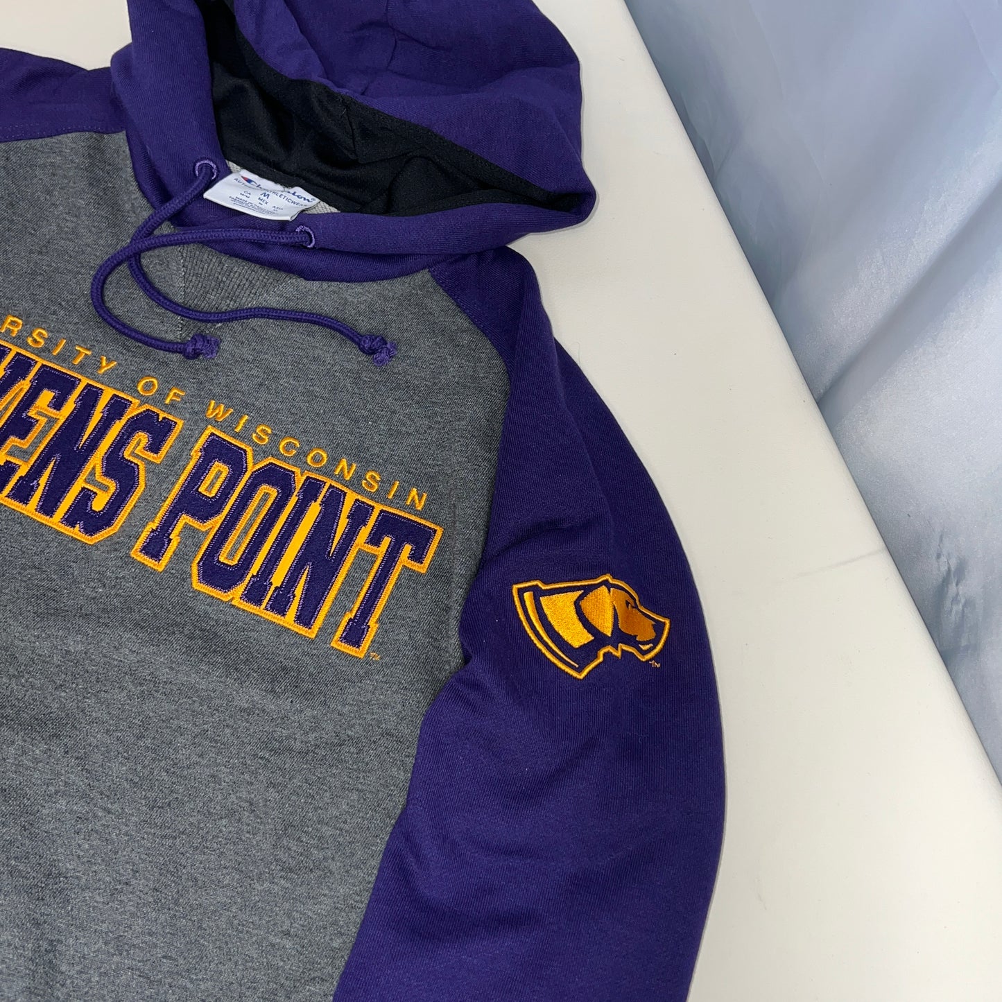 UW Stevens Point Pointers Embroidered Hoodie - Medium - Champion
