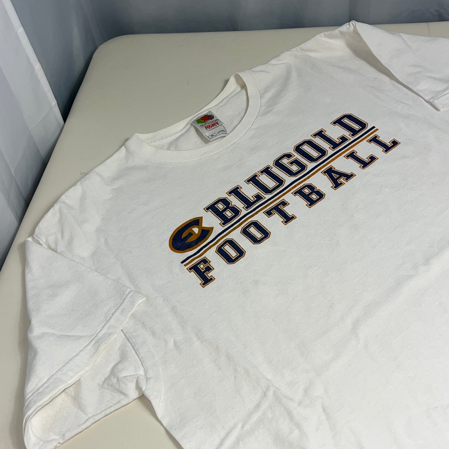 UW Eau Claire Blugolds Vintage Football T-Shirt - X-Large - Fruit of the Loom