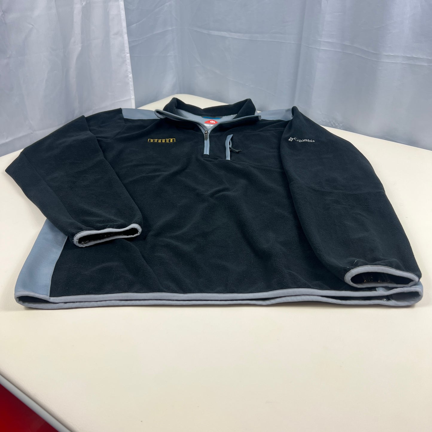 UW Oshkosh Zip Up Sweatshirt - Columbia - X Large - Omni Shield