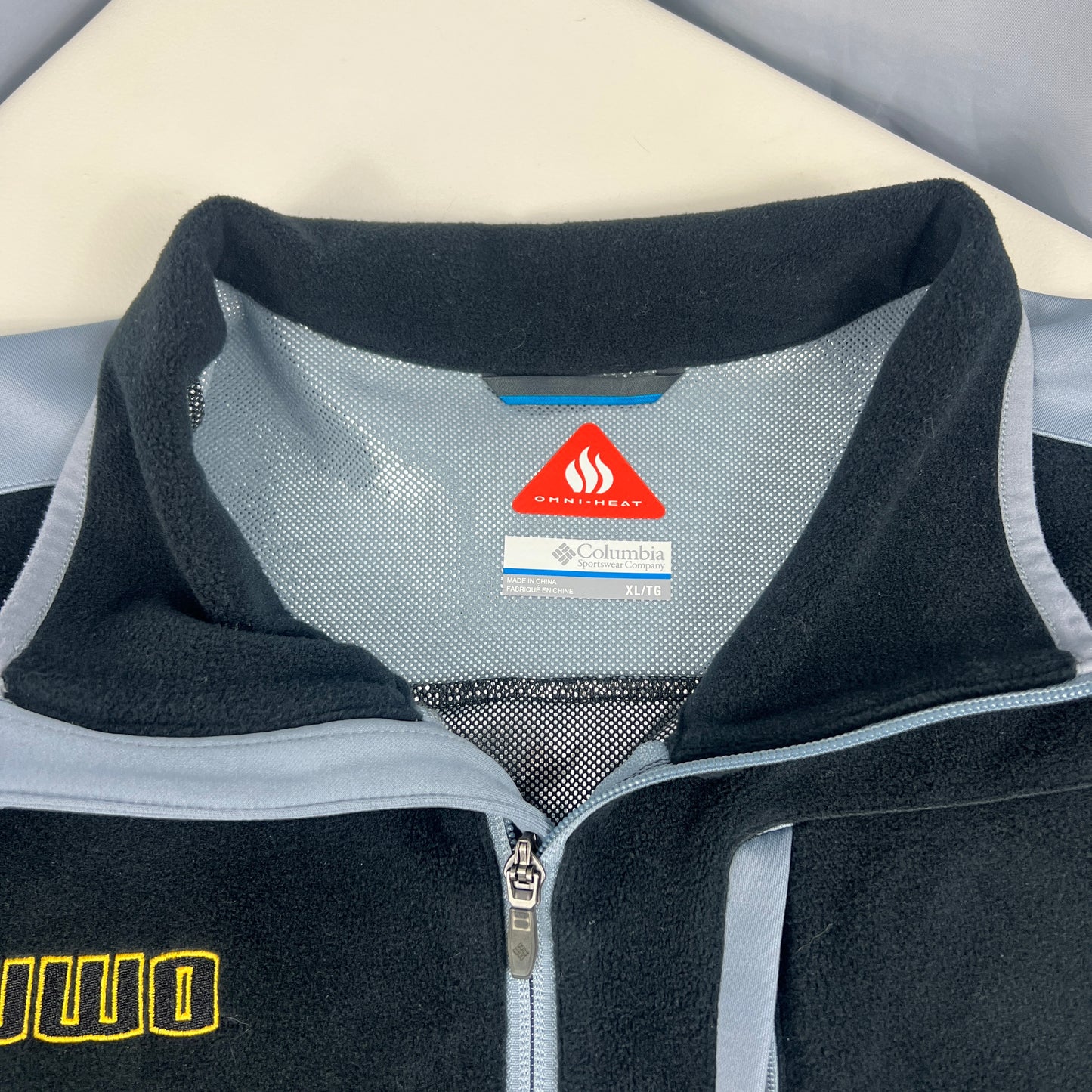 UW Oshkosh Zip Up Sweatshirt - Columbia - X Large - Omni Shield