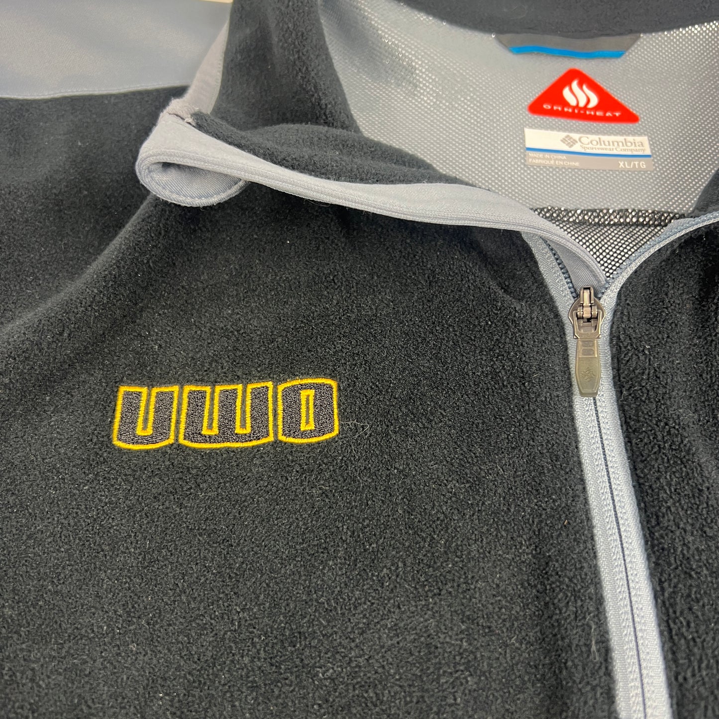 UW Oshkosh Zip Up Sweatshirt - Columbia - X Large - Omni Shield