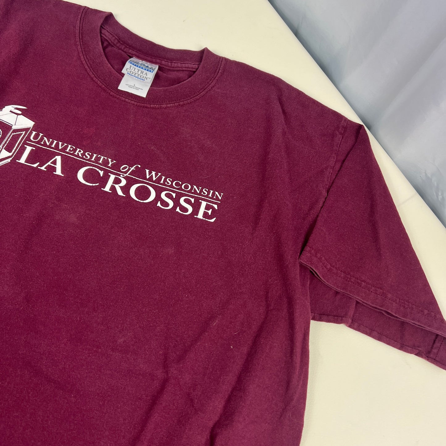 UW LaCrosse Eagles Vintage T-Shirt - Large - Gildan