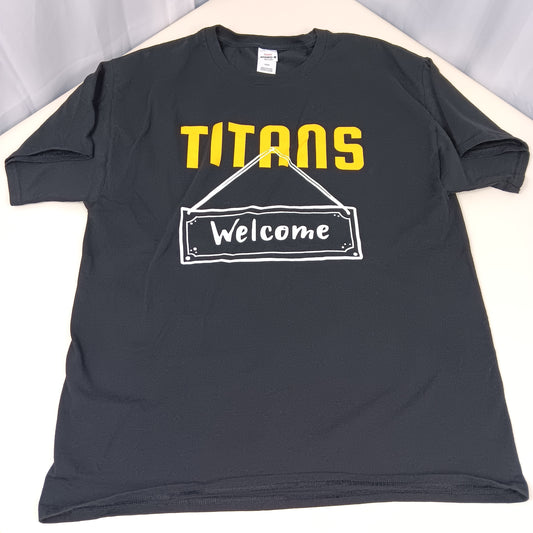 UW Oshkosh Titans Welcome Week Shirt - Large - Hanes