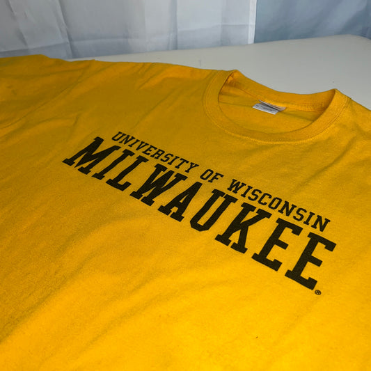 UW Milwaukee Panthers Retro Gildan T-Shirt - X Large